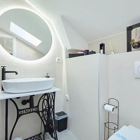 Guest house Studio Elezovic 4*